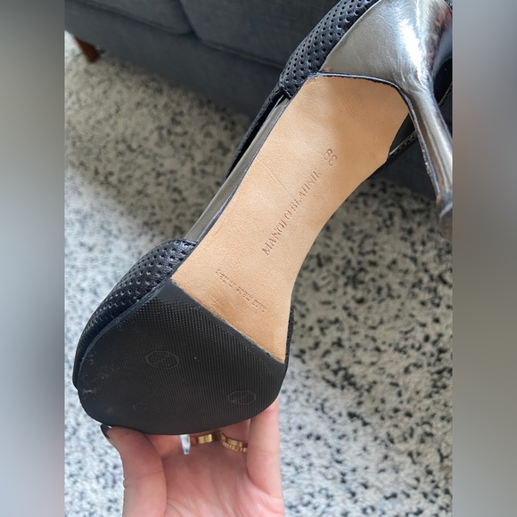 Manolo Blahnik mint condition leather heels - Picture 2 of 2